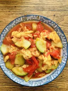 Tomato eggs and screech