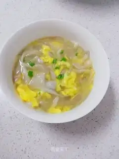 White mushroom omelet soup