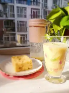 Pineapple milk