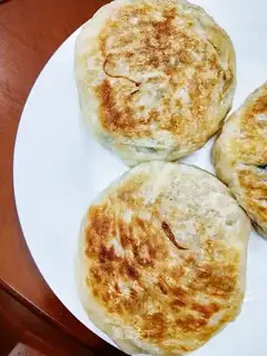 Hand grab pie pie