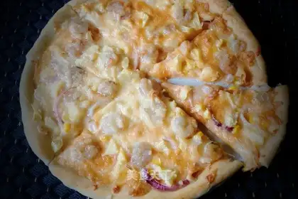 pineapple shrimp pizza
