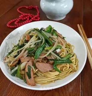 Spooned ham noodles