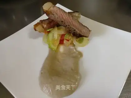 Steak and steak sauce