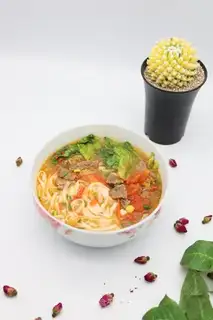 Tomato beef noodles