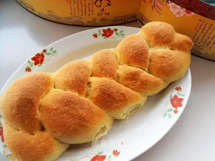 Pinetail bread