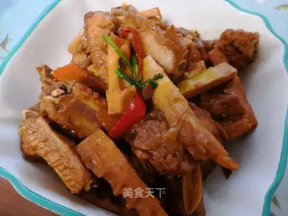 The chicken wings of the chopsticks