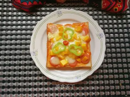 Ham sausage mango pizza