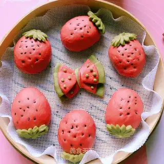 Strawberry buns