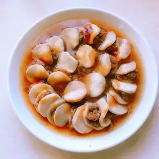 Beef steamed chicken leg and mushroom box