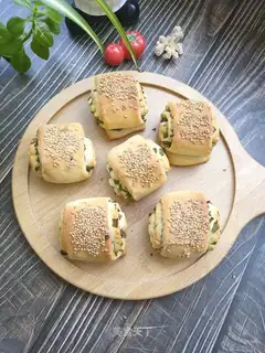 Roast pepper onion roll