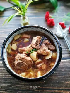 Pork-legged potato stew