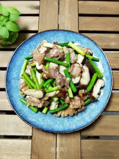 Garlic mushroom fried meat