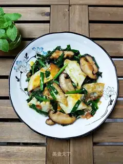 Cream mushroom fried eggs