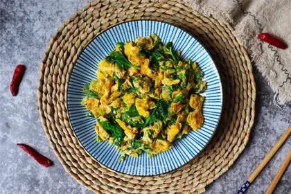 Celery leaves and fried eggs