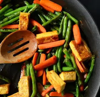 Tofu and bean horn carrots