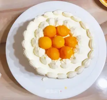 Mango cream cake