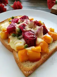 Fruit pizza