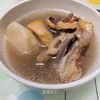 Lotus peanut chop soup