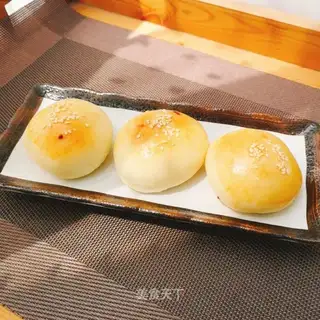 Red bean pie
