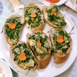 Coconut and garlic toast