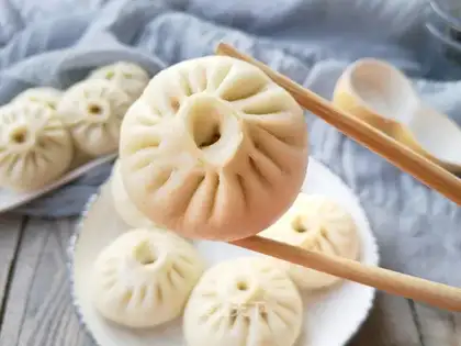 A cabbage bun