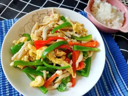 Twin pepper eggs and white mushrooms