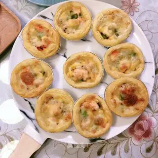Eggnut pizza