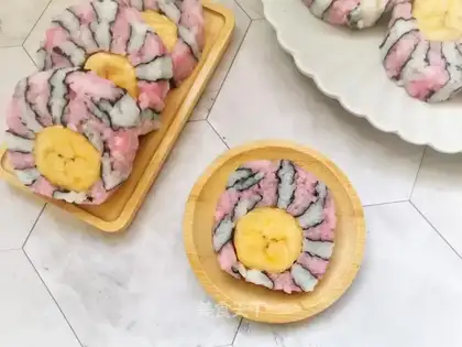 Banana sushi roll