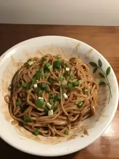 Hot dry noodles