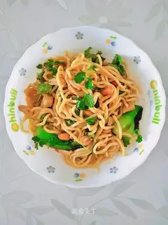 Hot dry noodles