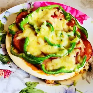 Super simple little pizza
