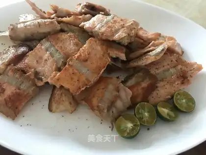Fried salmon bones