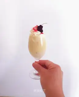 Banana pineapple milk cap