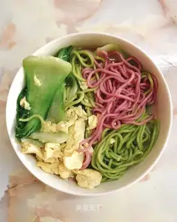 Vegetable egg noodles