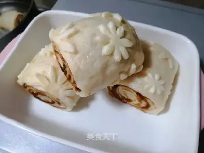 A red sugar bun