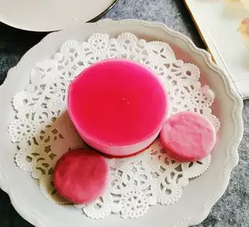 Flamingo mousse cake