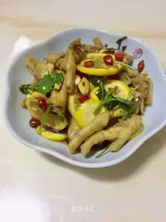 Sour chicken claws