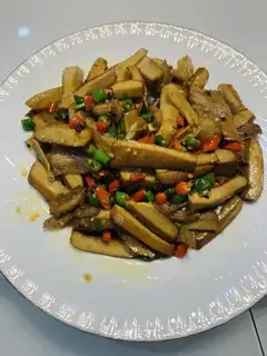 Spicy bean, fried meat