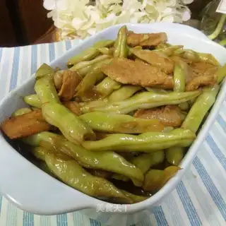 Five flowers and beans