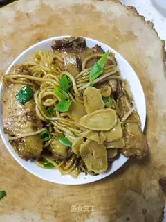 Northeast chicken stew with potato powder