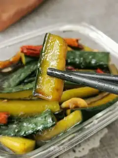 Spicy cucumber bars