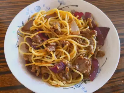 Curry beef noodles