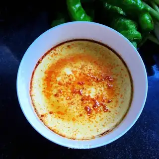 Spicy carrot eggs