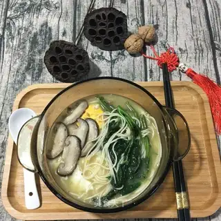 Frozen egg noodles