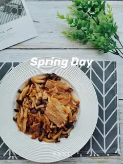 Crab mushrooms and fried meat