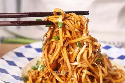 Onion noodles