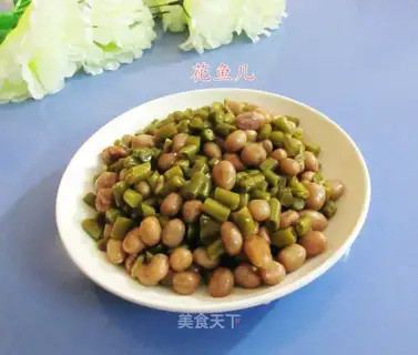 Sour beans, peanuts