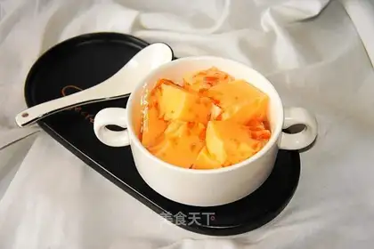 Peach glue melon pudding