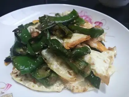 Pyramid fried eggs