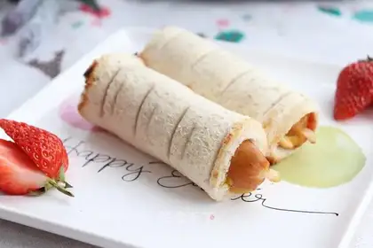 Toast cheese dogs